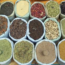 印度市场的香料风情 古老风味与现代容器的交织